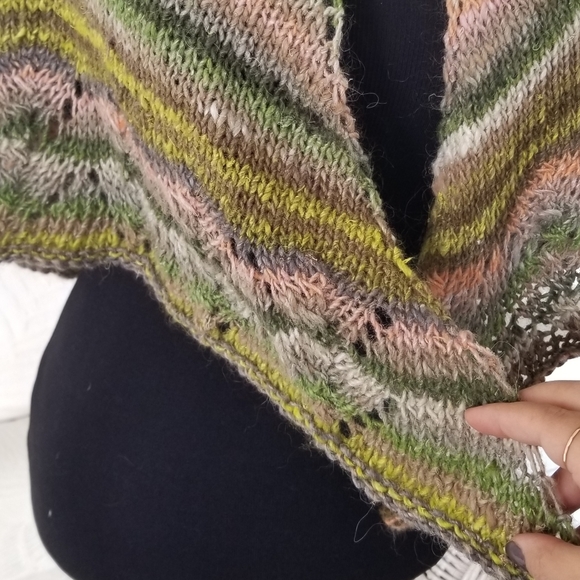 Hand knitted triangular wool blend shawl. - Picture 2 of 6